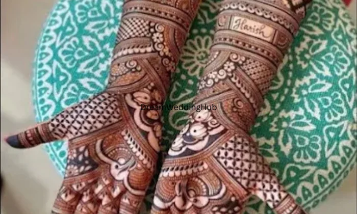 Komal menhdi botique